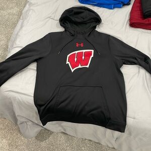 Under Armour Wisconsin Badgers Sweatshirt - Mens Large Excellent used condition